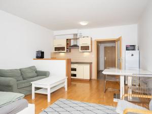 Pronájem bytu 1+kk, Praha - Krč, Panuškova, 44 m2
