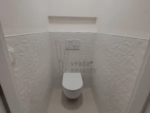 Prodej bytu 2+kk, Praha - Prosek, Prosecká, 42 m2