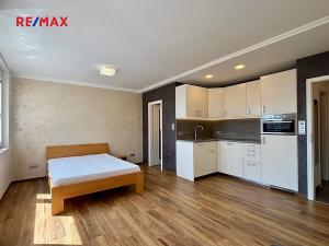 Pronájem bytu 1+kk, Praha - Stodůlky, Běhounkova, 35 m2