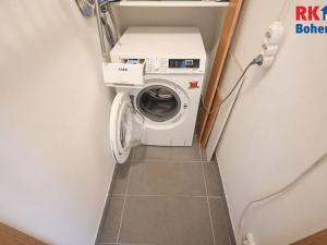 Pronájem bytu 2+kk, Praha - Vysočany, Paříkova, 56 m2