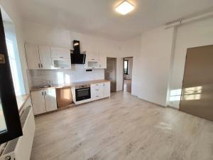 Pronájem bytu 3+1, Litoměřice, Želetická, 75 m2