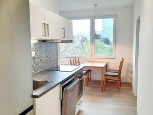 Pronájem bytu 3+1, Praha - Hostivař, plukovníka Mráze, 69 m2
