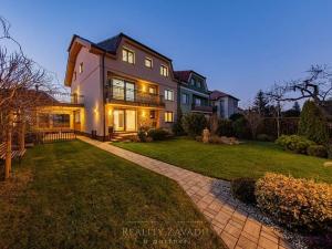 Prodej ordinace, Praha - Suchdol, Osvobození, 314 m2
