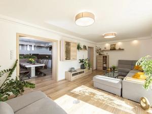 Prodej ordinace, Praha - Suchdol, Osvobození, 314 m2