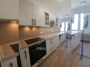 Pronájem bytu 2+1, České Budějovice, Třebízského, 64 m2