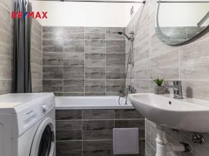 Pronájem bytu 4+1, Praha - Háje, Plickova, 71 m2