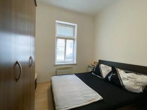 Pronájem bytu 2+kk, Praha - Holešovice, Bubenská, 50 m2
