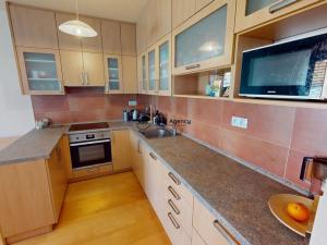 Pronájem bytu 2+kk, Praha - Hostivař, Kozinovo náměstí, 59 m2