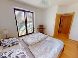 Pronájem bytu 2+kk, Praha - Hostivař, Kozinovo náměstí, 59 m2