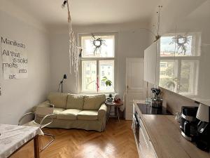 Pronájem bytu 2+1, Praha - Holešovice, Letohradská, 80 m2