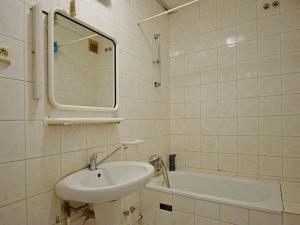 Pronájem bytu 1+kk, Praha - Hlubočepy, Pod Ateliéry, 45 m2
