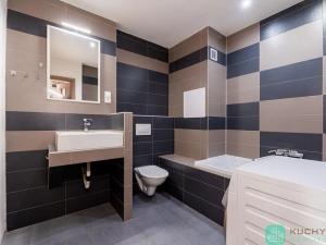 Prodej bytu 3+1, Teplice, Alejní, 64 m2