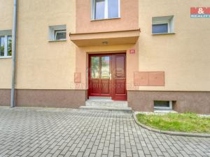 Pronájem bytu 2+1, Ostrov, Hlavní třída, 54 m2