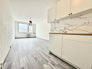 Pronájem bytu 2+kk, Praha - Stodůlky, U jezera, 43 m2