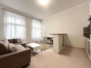 Pronájem bytu 2+kk, Praha - Vinohrady, Lublaňská, 41 m2