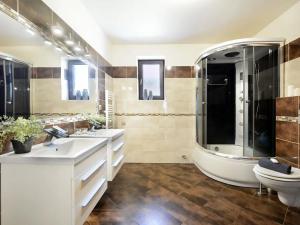Prodej rodinného domu, Květnice, V Zelených, 300 m2