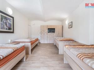 Prodej činžovního domu, Černčice, Husova, 732 m2