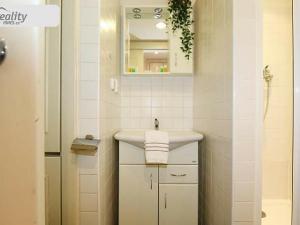 Pronájem bytu 2+kk, Praha - Vinohrady, Belgická, 34 m2