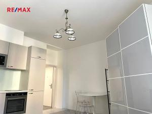 Pronájem bytu 1+kk, Praha - Michle, U plynárny, 30 m2