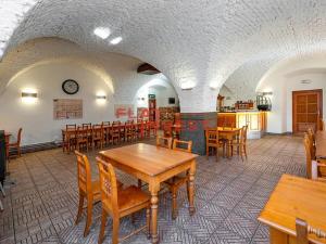 Prodej obchodního prostoru, Vysoké Veselí, 1. máje, 600 m2
