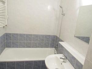 Pronájem bytu 2+kk, Praha - Hlubočepy, Voskovcova, 46 m2