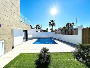 Prodej rodinného domu, Guardamar del Segura, Španělsko, 180 m2