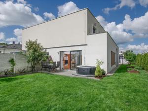 Prodej bytu 3+kk, Včelná, Okružní, 84 m2