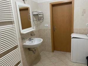Pronájem bytu 2+kk, Praha - Stodůlky, Raichlova, 60 m2