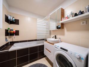 Prodej bytu 2+1, Třebíč, Jar. Haška, 57 m2