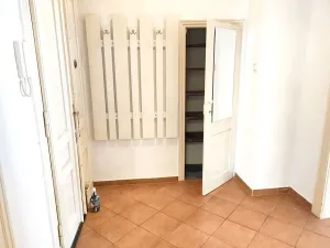 Pronájem bytu 2+1, Praha - Smíchov, U Nikolajky, 62 m2