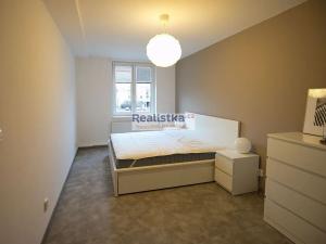 Pronájem bytu 2+kk, Plzeň, Slovanská alej, 65 m2
