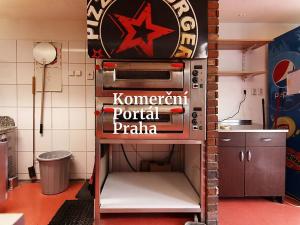Pronájem restaurace, Hovorčovice, Hlavní, 70 m2