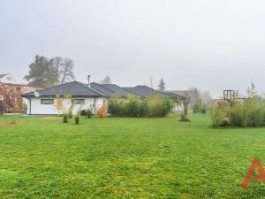 Prodej rodinného domu, Byšice, 365 m2