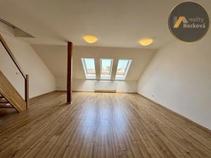 Prodej bytu 2+kk, Praha - Libeň, Zenklova, 99 m2