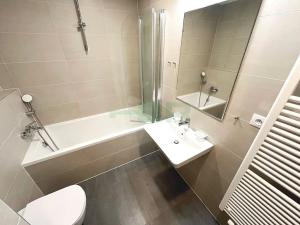 Pronájem bytu 1+kk, Praha - Holešovice, U průhonu, 39 m2