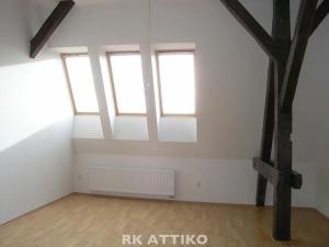 Pronájem atypického bytu, Brno, Jana Uhra, 94 m2