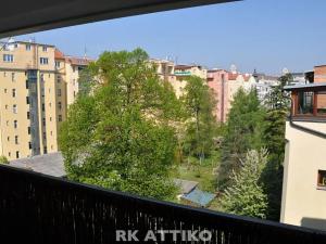 Pronájem atypického bytu, Brno, Jana Uhra, 94 m2