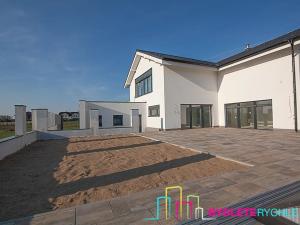 Prodej vily, Větrušice, 250 m2