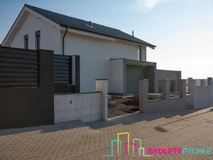 Prodej vily, Větrušice, 250 m2