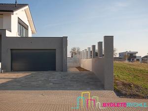 Prodej vily, Větrušice, 250 m2