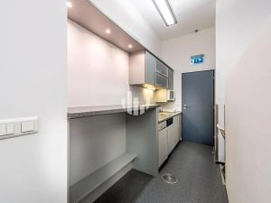 Pronájem kanceláře, Praha - Smíchov, Radlická, 226 m2