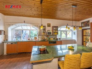 Prodej komerční nemovitosti, Obora, 900 m2