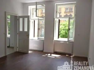 Pronájem bytu 1+kk, Praha - Vinohrady, Korunní, 39 m2