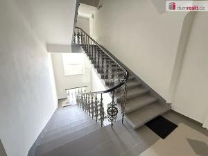Pronájem bytu 1+kk, Praha - Smíchov, Na Valentince, 35 m2