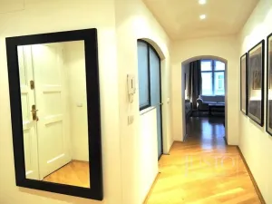 Pronájem bytu 3+1, Praha - Nové Město, Na Zderaze, 80 m2