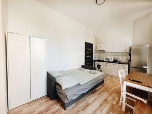 Pronájem bytu 2+kk, Praha - Libeň, Pod plynojemem, 40 m2