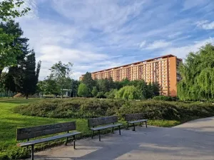 Pronájem bytu 2+kk, Praha - Kobylisy, Famfulíkova, 44 m2