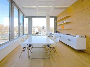 Pronájem kanceláře, Praha - Smíchov, Moulíkova, 327 m2