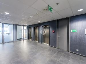 Pronájem kanceláře, Praha - Prosek, Prosecká, 839 m2