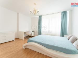 Pronájem rodinného domu, Jenštejn, Zlatnická, 158 m2